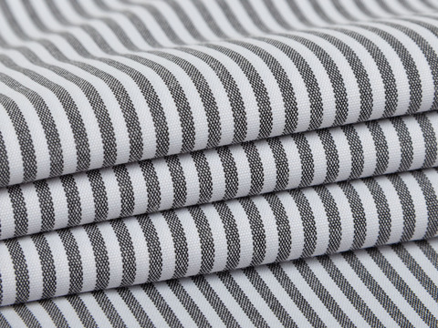 Ткань в узкую чёрно-белую полоску из полиэстера и вискозы
