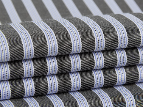 Джинсовая ткань в узкую чёрно-голубую полоску из полиэстера и хлопка