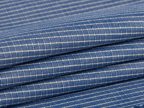 Хлопковая ткань спокойного синего цвета в белую клетку