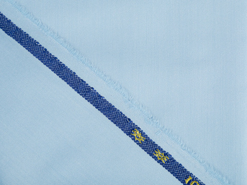 Однотонная голубая ткань из полиэстера и вискозы