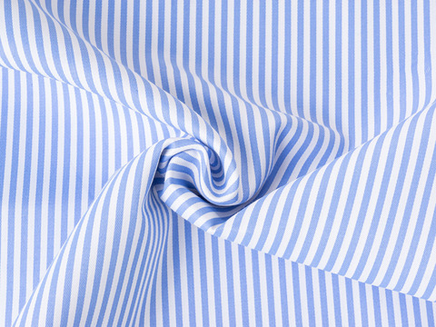 Бело-голубая ткань в полоску из полиэстера и хлопка